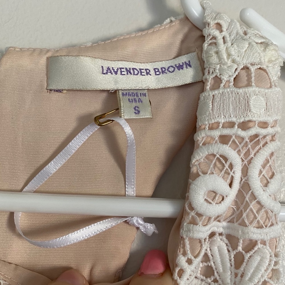 NWOT LAVENDER BROWN White Lace Overlay Dress - Picture 10 of 10